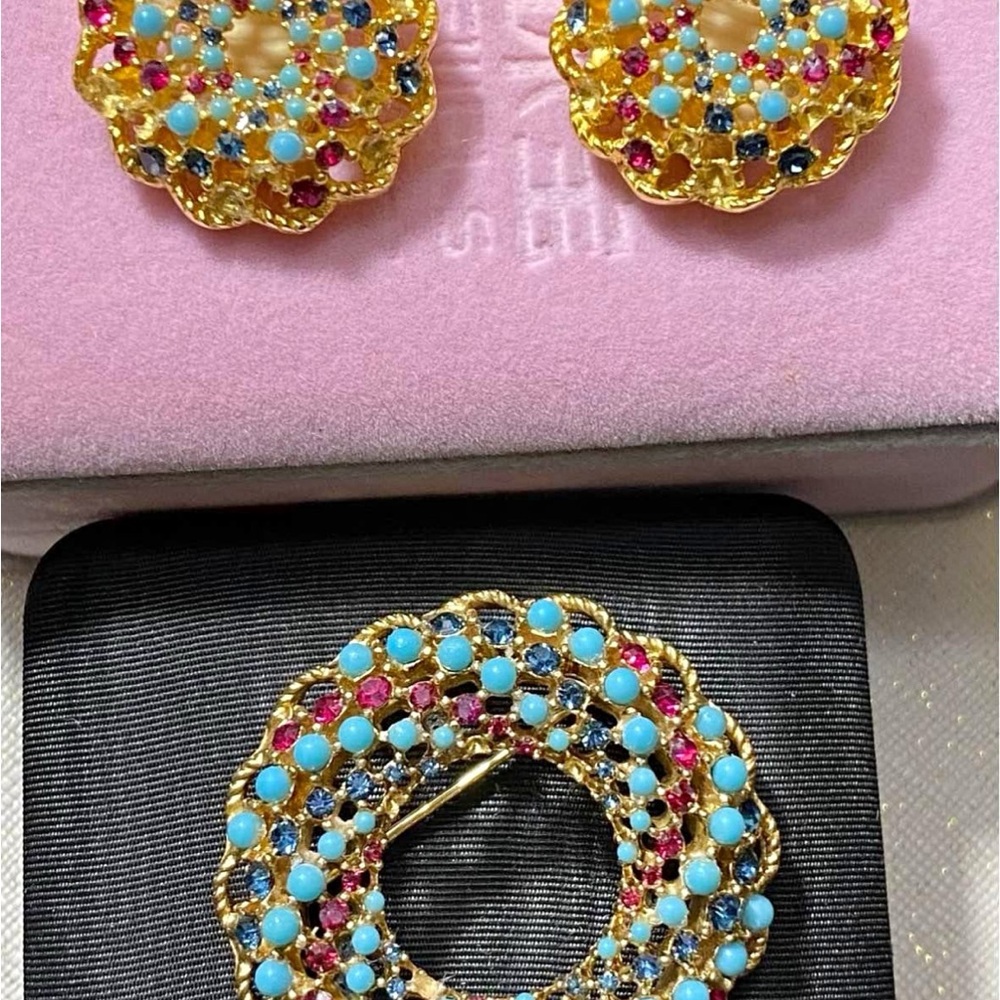 Elegant Gold and Multicolor Jewelry Set